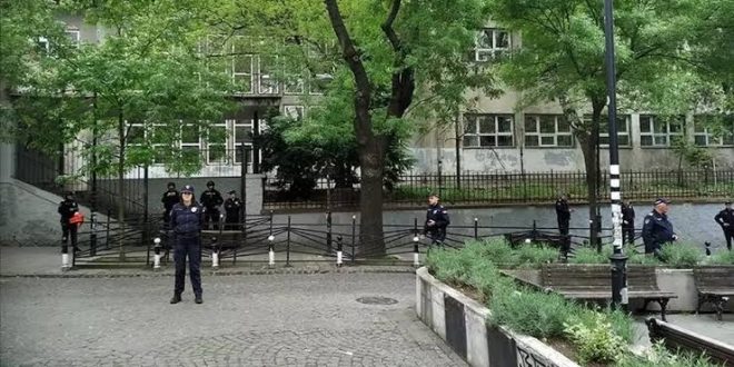 Belgrad'ta okullar bomba ihbarı nedeniyle boşaltıldı!