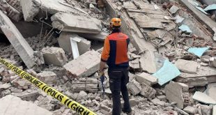 Bursa'da 4 katlı bina çöktü