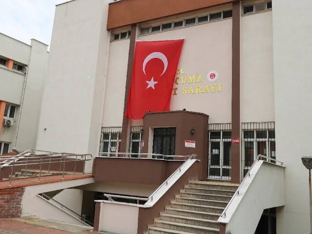 Cinsel istismara uğrayarak hayatını kaybeden çocuğun annesi cezaevinde yakıldı!