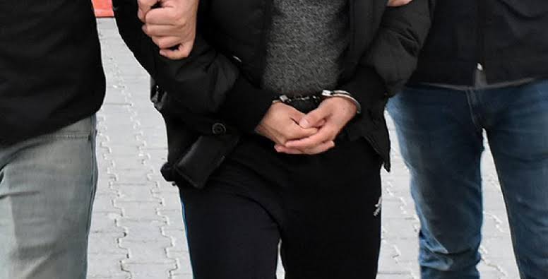 Kardeşini ‘acıları dinsin’ diye boğarak öldürdü!