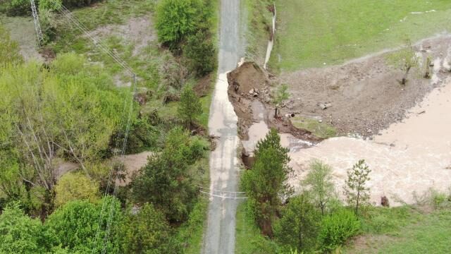 Kastamonu’da yol çöktü, tarım arazilerini su bastı