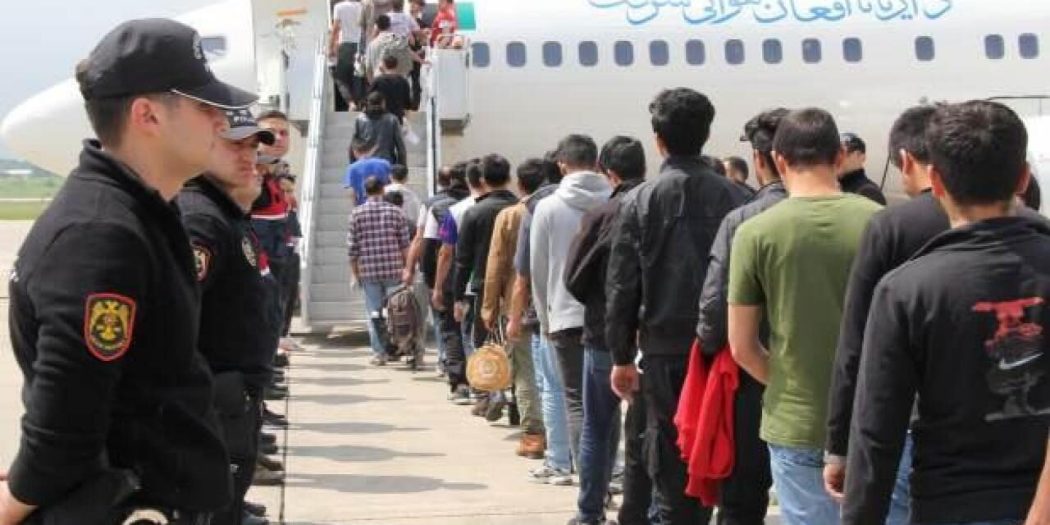 Kocaeli’de Afgan uyruklu düzensiz göçmenler ülkelerine yollandı