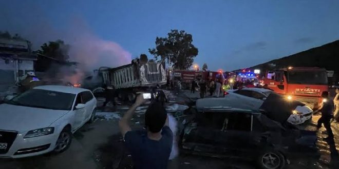 Kontrolden çıkan kamyon araçları biçti! Çok sayıda ölü ve yaralı var