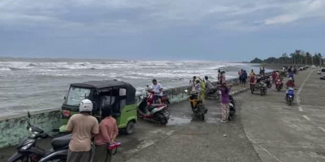 Arakan’da kasırga felaketi; binlerce kişi tahliye edildi
