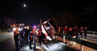 Öğrencileri taşıyan tur otobüsü kaza yaptı: 3 ölü