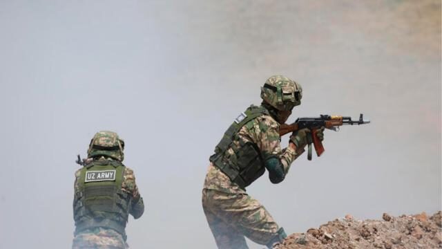 Özbekistan-Kazakistan ortak askeri tatbikat yaptı