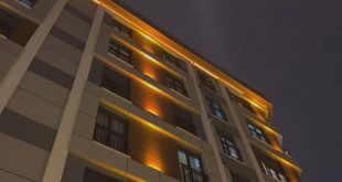 Sokaktaki kavgayı izleyen genç kız camdan düşerek hayatını kaybetti