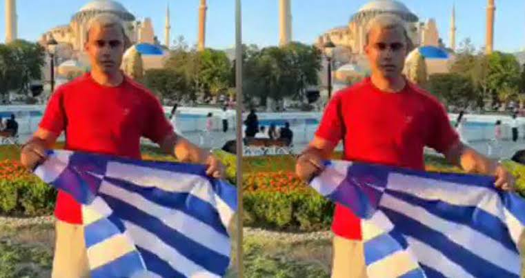 Ayasofya’nın önünde Yunan bayrağıyla hayal kuran turiste ülkeye giriş yasağı konuldu!