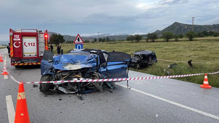 Burdur’da korkunç kaza: Çok sayıda ölü ve yaralılar var!