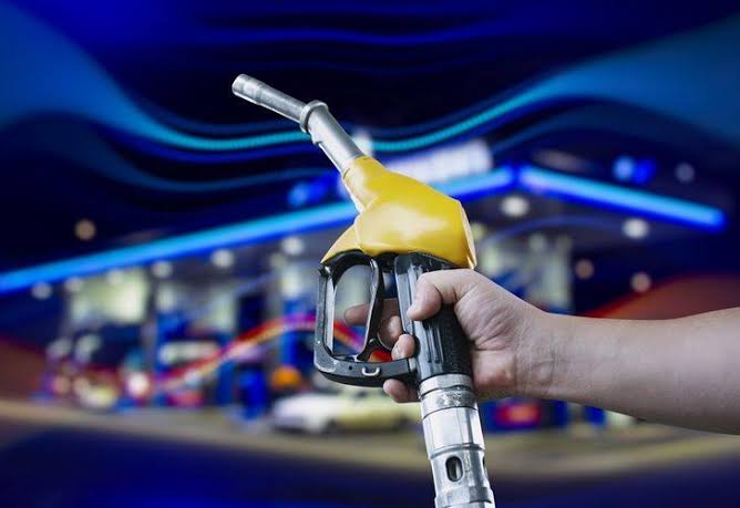 Doların yükselmesi akaryakıt fiyatlarını etkiledi! Büyük zam geliyor
