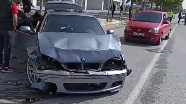 Ehliyetsiz sürücü trafiği birbirine kattı!