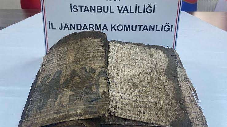 Eyüpsultan’da 1100 yıllık İncil ele geçirildi