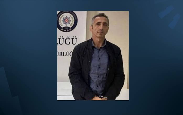 Hakkında yakalama kararı olan suç örgütü lideri İstanbul Havalimanı’nda yakalandı!