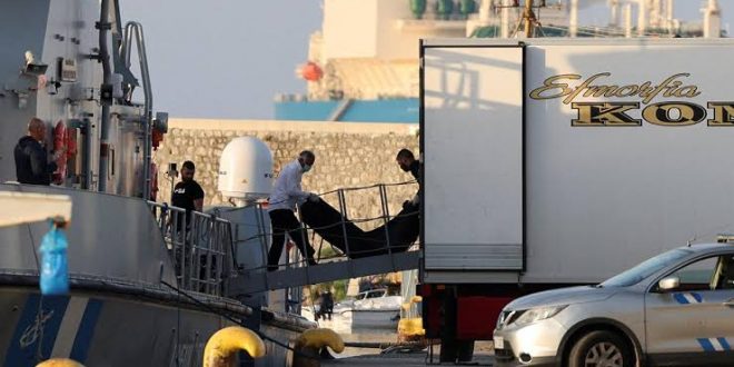 Pakistan, tekne faciasında ölen vatandaşlarının tespiti için DNA örneği topladı