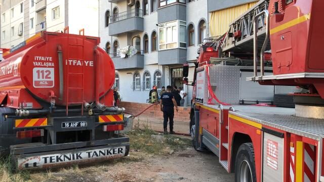 Bursa’da 5 katlı binada yangın çıktı