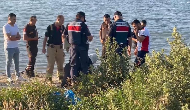 Silivri’de facia! Gölete giren 3 kardeş boğuldu