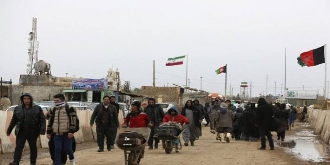 İran, binlerce Afgan göçmeni ülkelerine gönderdiğini duyurdu!