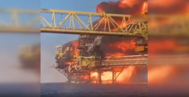 Meksika Körfezi’nde petrol platformunda patlama