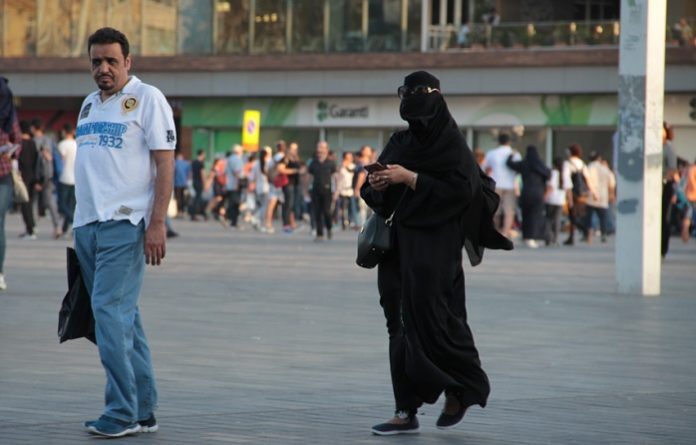 İstanbul’u babasının malı sandı! Sabancı, çarşaflılara laf etti!