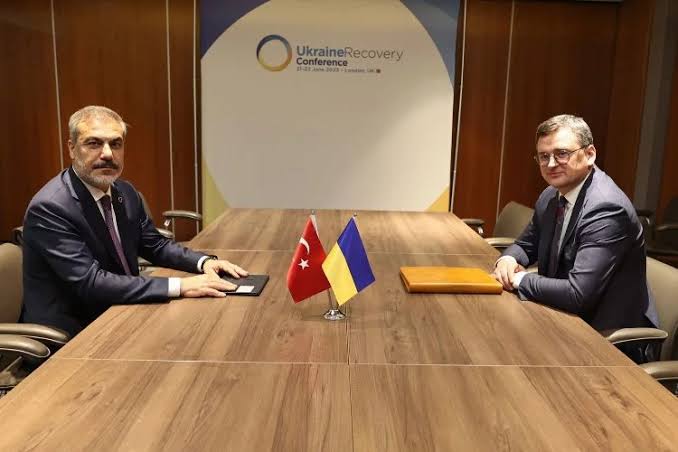 Bakan Fidan, Ukraynalı mevkidaşı ile görüşme yaptı