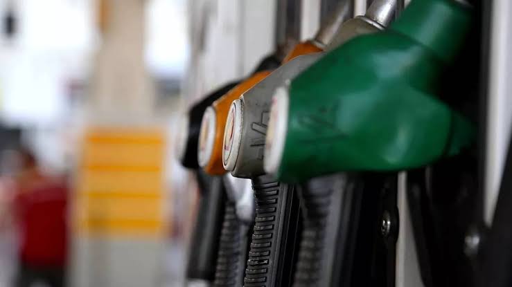 Benzine 3, motorine 4 lira zam bekleniyor iddiası!