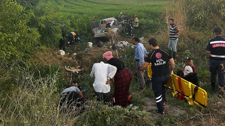 Bursa Karacabey’de feci kaza! Ölü ve yaralılar var