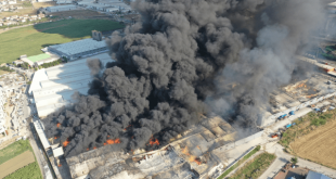 İnegöl'de alevler 10 fabrikayı yuttu; saatlerdir yanıyor