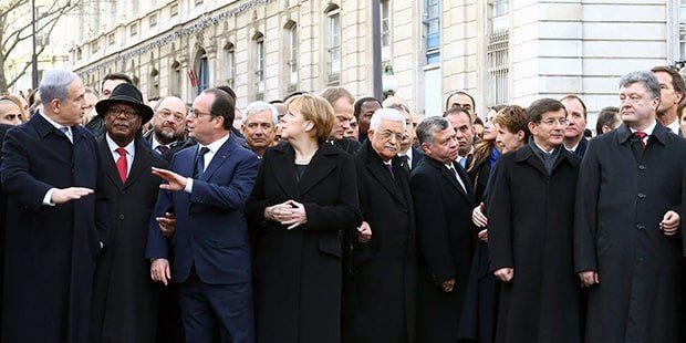 İslam peygamberine hakaret edenlere böyle karşılık vermişlerdi