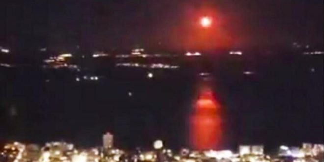 İsrail Suriye'yi bombaladı: 4 asker öldü