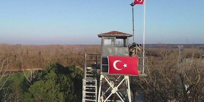 Kaçak yollarla sınırı geçmeye çalışan 25 kişi yakalandı