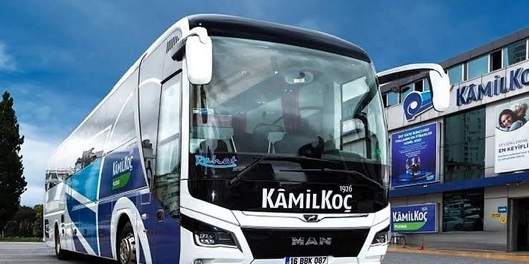 Kamil Koç bildiğimiz gibi! Namaz kılan genç kadına muavin ve yolculardan ağza alınmayacak hakaretler