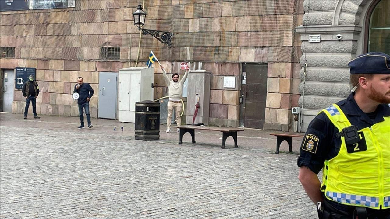 İslam düşmanları kudurdu; Danimarka'da yine Kur'an-ı Kerim'e saldırı! İslam düşmanları kudurdu; Danimarka'da yine Kur'an-ı Kerim'e saldırı!