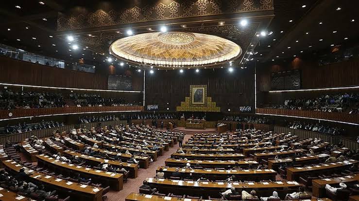 Pakistan Parlamentosu’ndan yeni düzenleme! Dini değerlere hakaret cezaları belirlendi