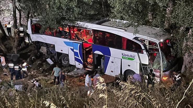 Yozgat’ta katliam gibi kaza: 12 kişi öldü, 19 kişi yaralandı!