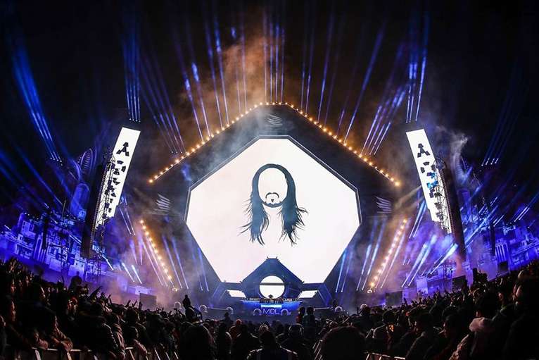 Batılılaşma yolunda Selman tavizleri.. Batılılaşma yolunda Selman tavizleri..