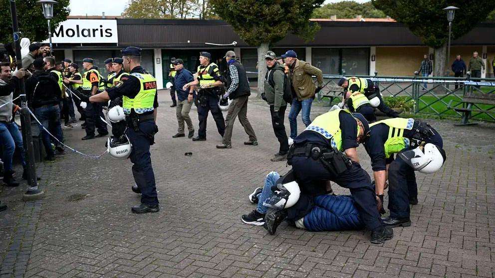 İsveç'te Momika yine Kuran yaktı, PKKlılar Erdoğan eylemi yaptı