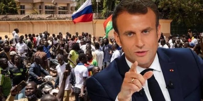 Fransa'nın Nijer Büyükelçisi rehin alındı