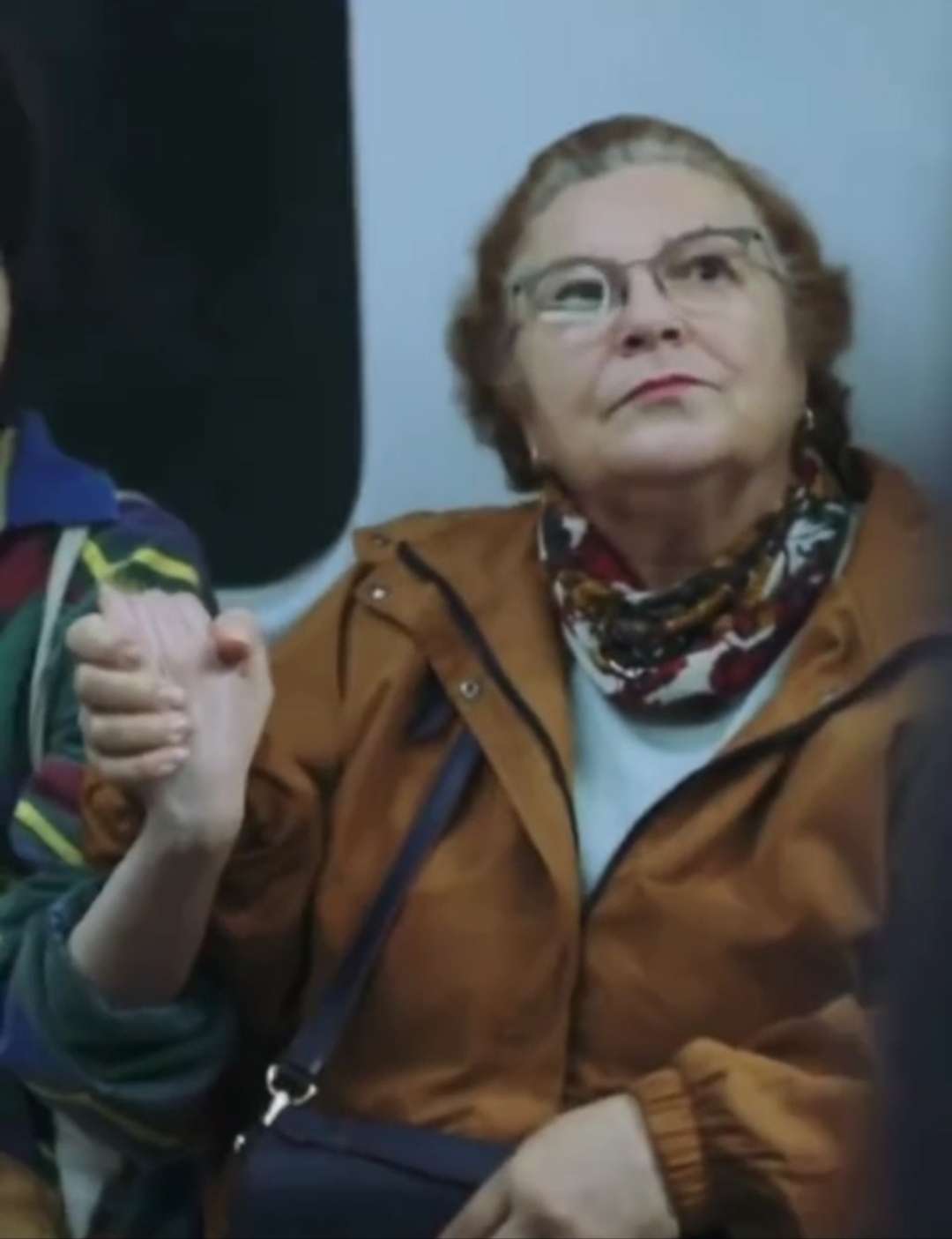 Marmaray'da ahlaksız reklam filmi; LGBT lobisine kim izin verdi! Marmaray'da ahlaksız reklam filmi; LGBT lobisine kim izin verdi!
