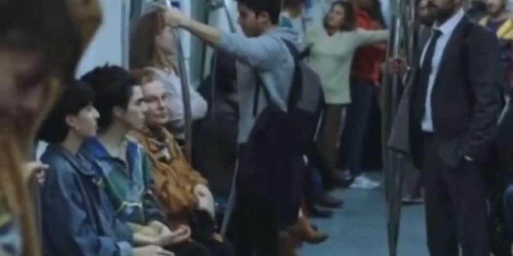 Marmaray’da ahlaksız reklam filmi; LGBT lobisine kim izin verdi!