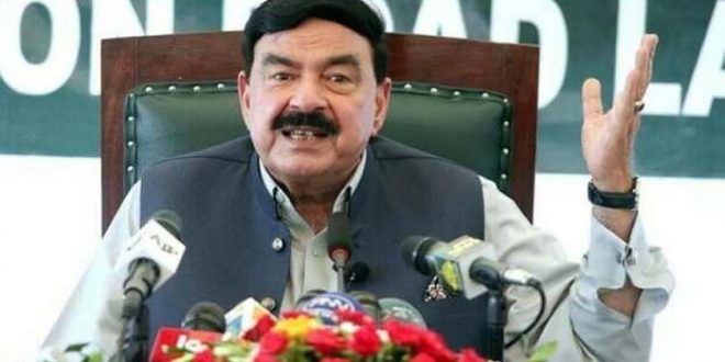 Pakistan'da İmran Han'a yakın eski bakan gözaltına alındı