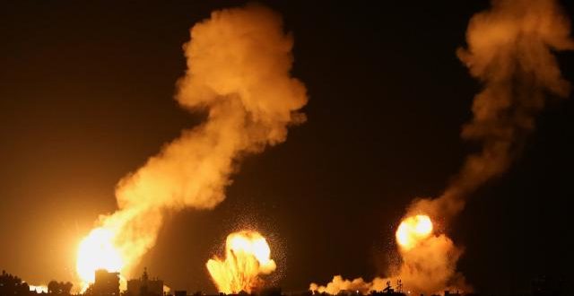 Gazze bu akşamda yoğun saldırı altında