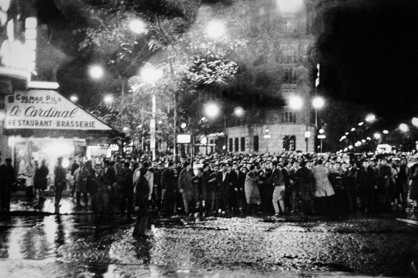 Tarihte bugün: acımasız Fransız polisinin Paris katliamı!