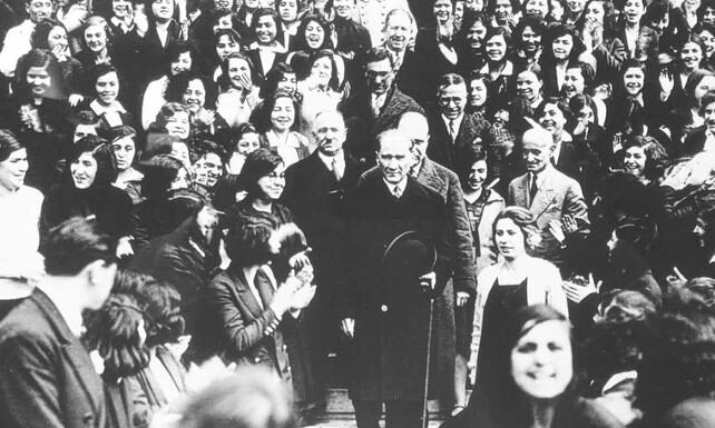 “Kusura bakma Filistin, biz de Kemalizm işgali altındayız”