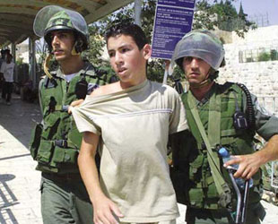 Gazzeli mazlumlar zorlu esarete dayanamadılar!