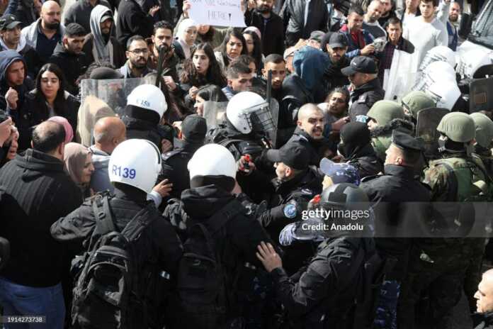 a-agal-alta-ndaki-bata-aeria-da-abd-da-aialeri-bakana-protesto-edildi-05