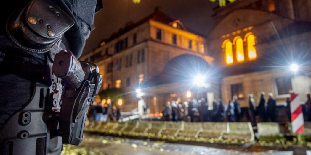 Almanya’da sinagog kundaklayan Türk’e hapis cezası