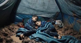 Gazze'li çocukların yatakları çamurdan