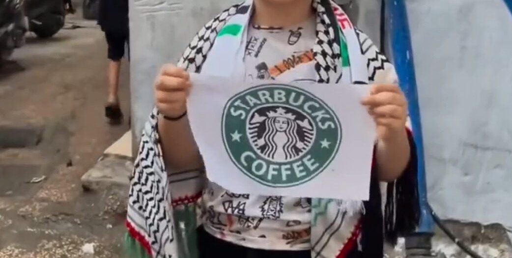 Hiçbirşey yapmıyoruz: Hatta birkaç ürün dışında boykot bile etmiyoruz [Videolu]