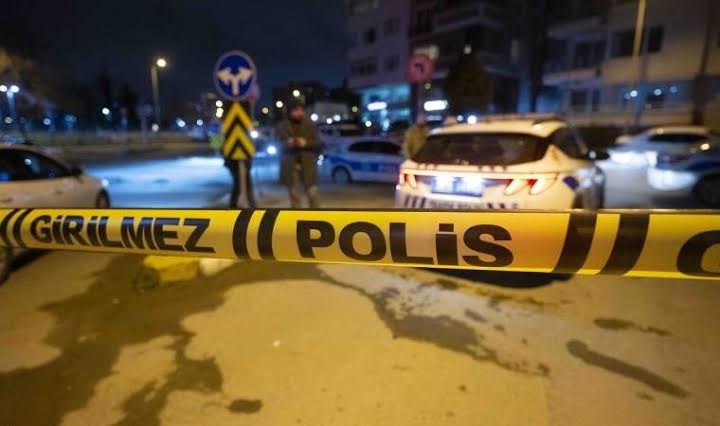 Pendik’te kimlik kontrolü yapan polislere silahlı saldırı