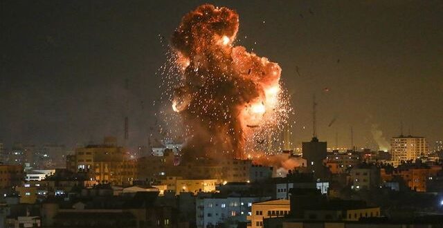 Katil Israil Ucaklari Sivillerin Sigindigi Evi Vurdu 27 Sehit